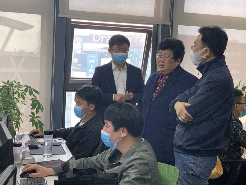 寶山區(qū)區(qū)領導一行蒞臨邁維動漫調研企業(yè)復工復產情況(圖6)